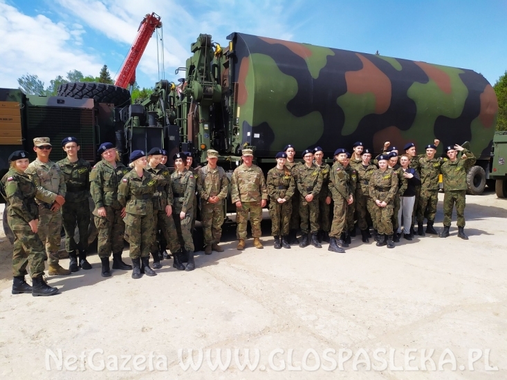 Kadeci ZSEiT zakończyli szkolenia w 9 BBKPanc