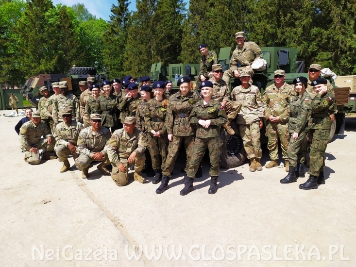 Kadeci ZSEiT zakończyli szkolenia w 9 BBKPanc