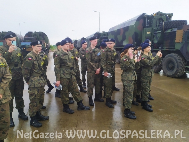 Kadeci ZSEiT zakończyli szkolenia w 9 BBKPanc