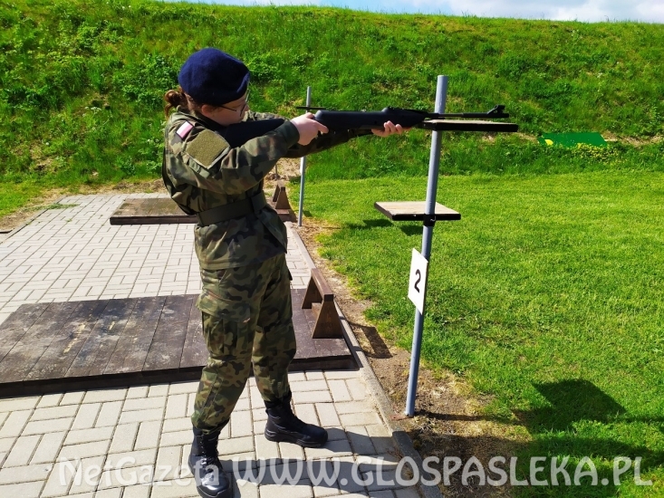 Kadeci ZSEiT zakończyli szkolenia w 9 BBKPanc