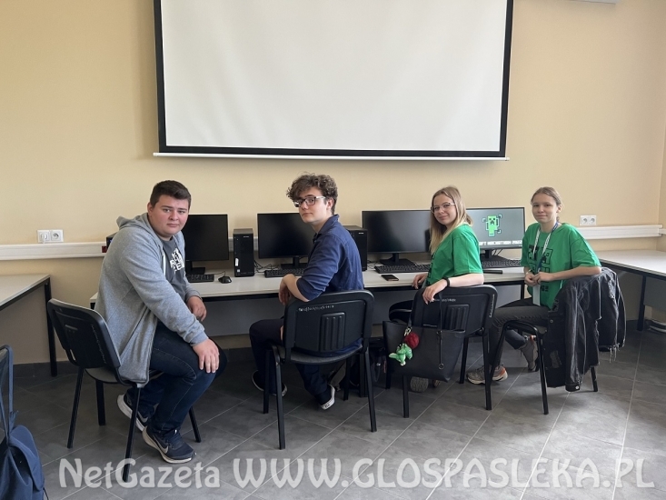 Licealiści z ZS na Minecraft Hackathon 2022