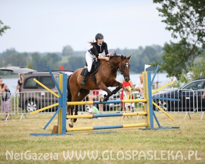 Zawody konne na terenie kąpieliska