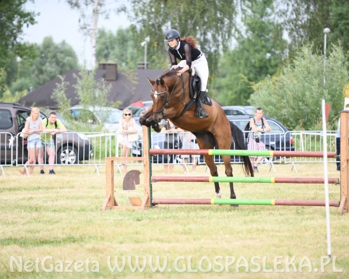 Zawody konne na terenie kąpieliska