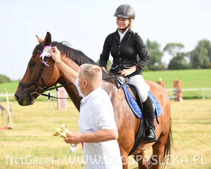 Zawody konne na terenie kąpieliska