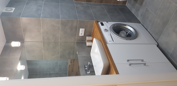 Dąb pamięci w ZSEiT